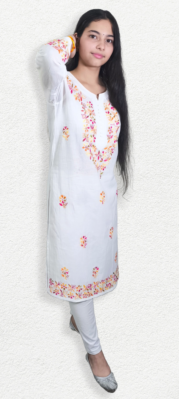 White Hand-Embroidered Floral Kurti - Image 3